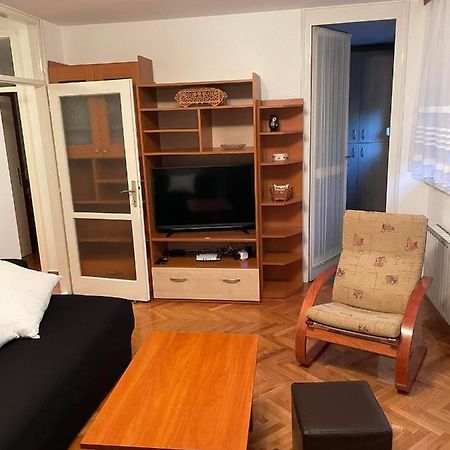 Lolly Apartment Karlovac Buitenkant foto