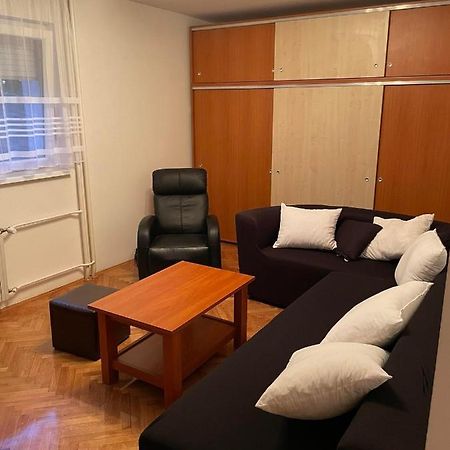 Lolly Apartment Karlovac Buitenkant foto